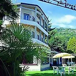 丽都拉佩拉尼拉酒店 酒店