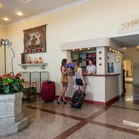 Ξενοδοχείο Lido La Perla Nera 3*