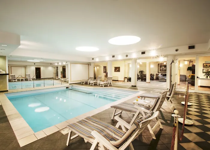 Lido La Perla Nera 3* סטרסה