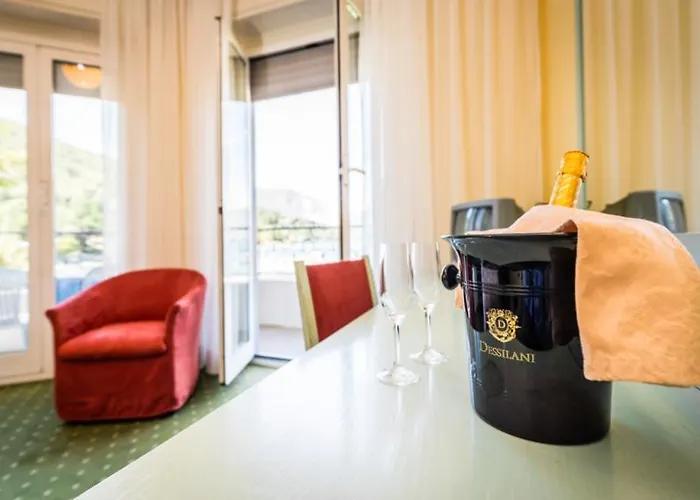 Lido La Perla Nera ستريزا