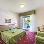 Lido La Perla Nera Hotel 3*