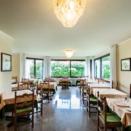 Lido La Perla Nera Готель Стреза