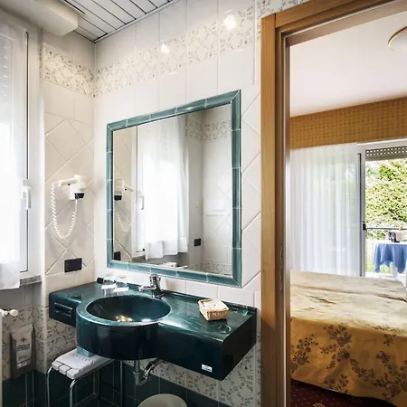 Lido La Perla Nera Готель