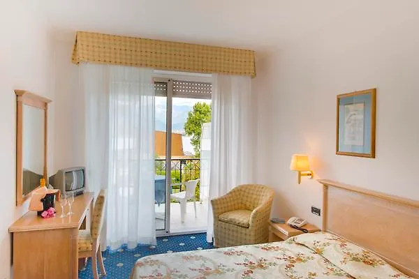 Lido La Perla Nera 3*